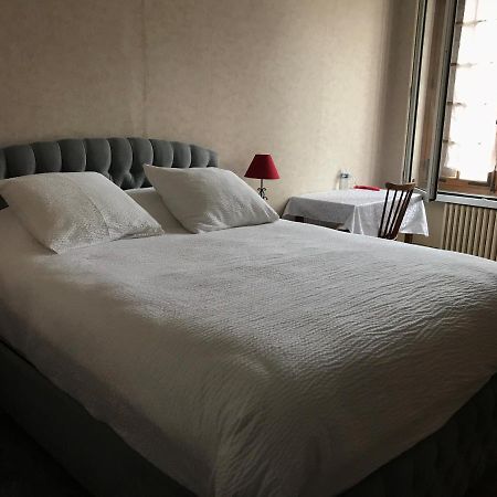 Logis Le Cheval Blanc Hotel Saint-Just Kültér fotó