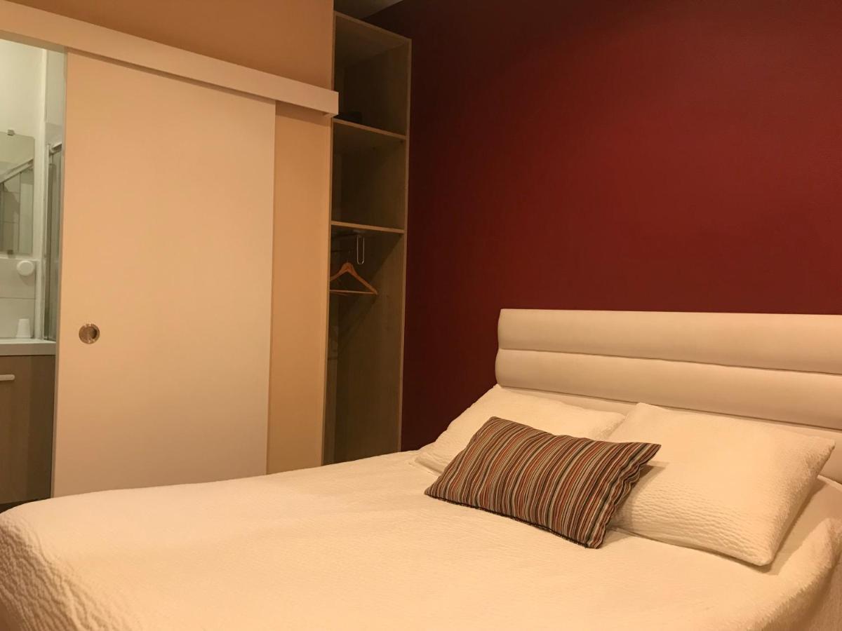 Logis Le Cheval Blanc Hotel Saint-Just Kültér fotó