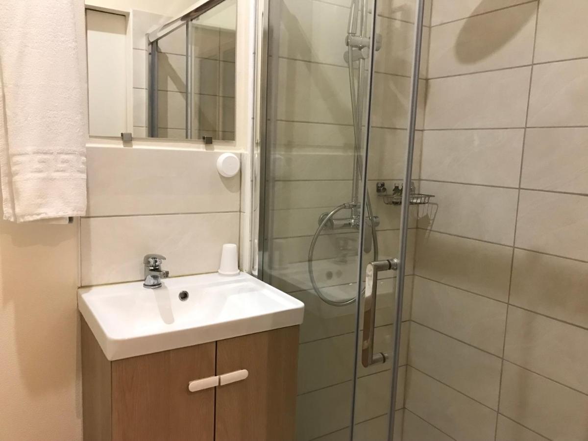 Logis Le Cheval Blanc Hotel Saint-Just Kültér fotó